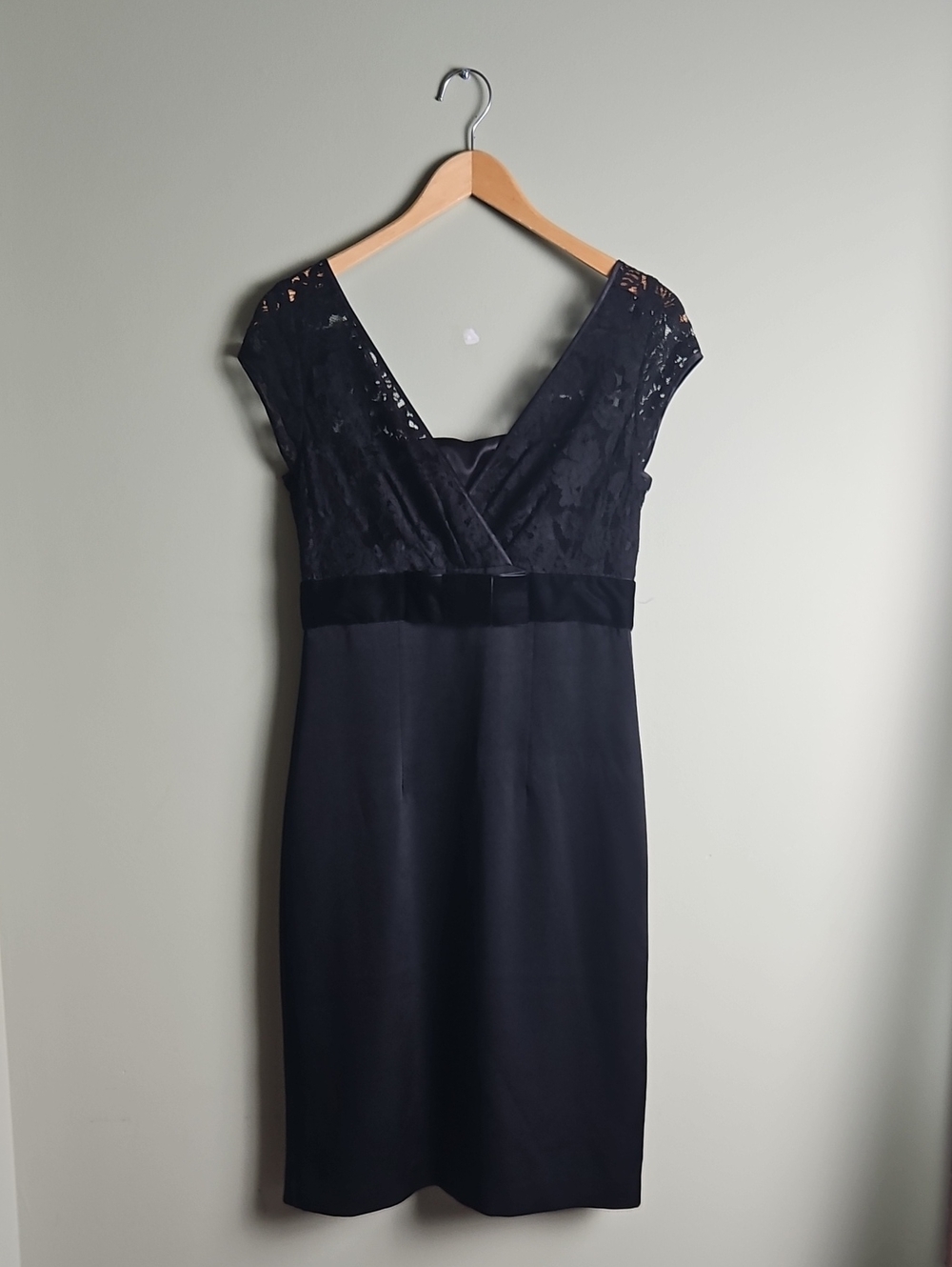 Banana Republic Classic Black Lace-Top Sheath Dress 4